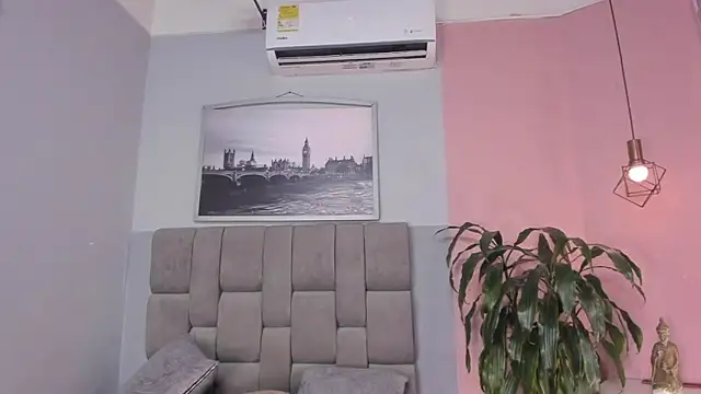 Snapshot of janna_lopez_ chatting on 11-11-25, 11:16 janna lopez online show from 11-11-25, 11:16