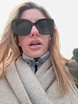 Snapshot of Megan_off chatting on 02-13-26, 10:26 Megan off online show from 02-13-26, 10:26