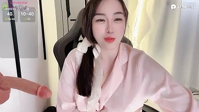 Snapshot of Alano-01 chatting on 03-16-25, 10:11 Alano-01 online show from 03-16-25, 10:11