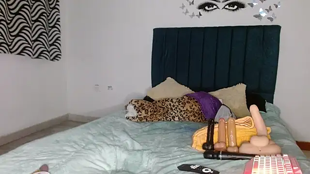 Keyler True18 online show from 10-24-25, 01:26