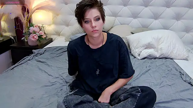 via mayer  online show from 09-30-25, 01:00