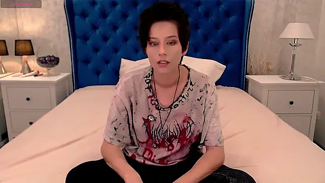 via mayer  online show from 10-06-25, 08:53