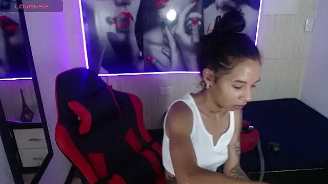 Miss sparkle00 online show from 01-13-26, 08:13