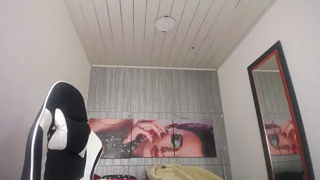 Miss sparkle00 online show from 11-08-25, 04:16