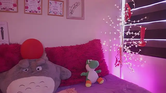 Snapshot of emma_soffia_ chatting on 02-24-25, 06:04 emma soffia  online show from 02-24-25, 06:04