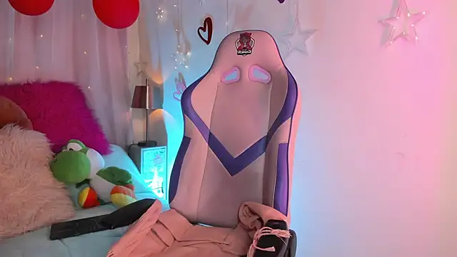 Snapshot of emma_soffia_ chatting on 03-03-25, 05:52 emma soffia  online show from 03-03-25, 05:52