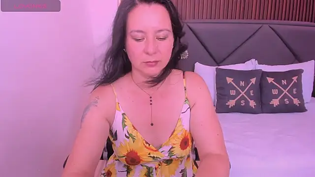 Snapshot of emmily_taylor_ chatting on 03-10-25, 07:07 emmily taylor online show from 03-10-25, 07:07
