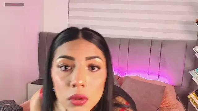 Snapshot of AndySaenzz chatting on 11-06-25, 03:21 AndySaenzz online show from 11-06-25, 03:21