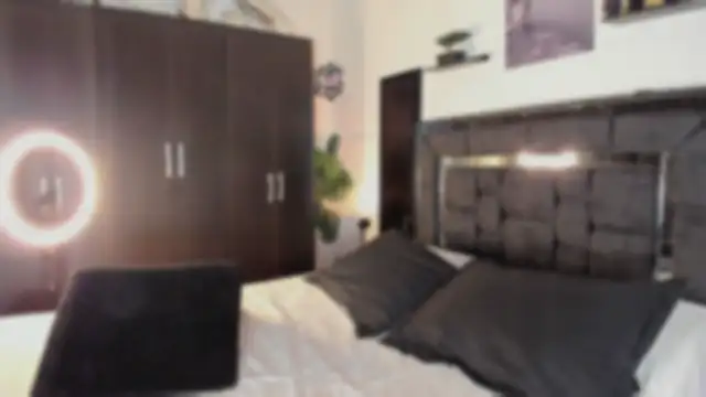 Snapshot of alanblack1 chatting on 05-04-26, 12:52 alanblack1 online show from 05-04-26, 12:52