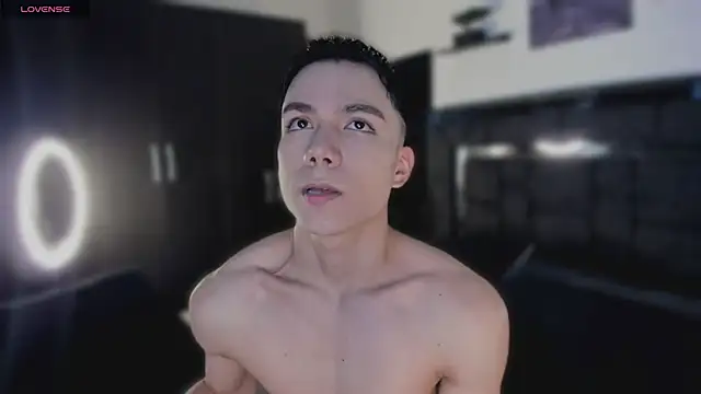 alanblack1 online show from 04-03-26, 03:29