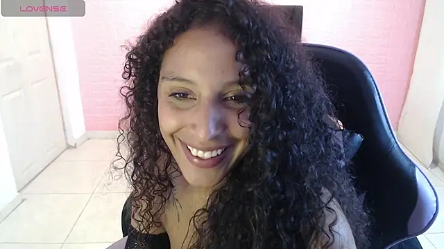 Snapshot of DULCE1609 chatting on 06-11-26, 12:32 DULCE1609 online show from 06-11-26, 12:32