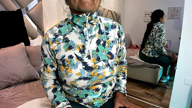 raquell moore online show from 11-15-25, 01:04