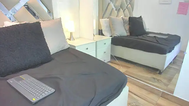 raquell moore online show from 01-09-26, 03:52