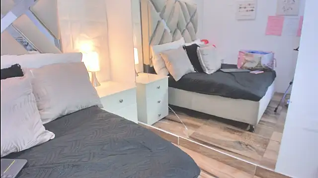 raquell moore online show from 03-28-26, 02:29