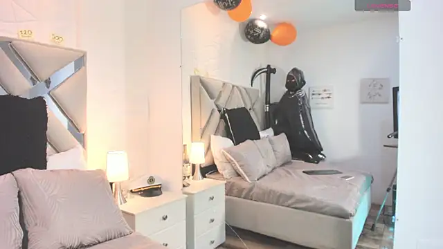 raquell moore online show from 10-21-25, 12:15