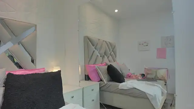 raquell moore online show from 02-06-26, 12:28