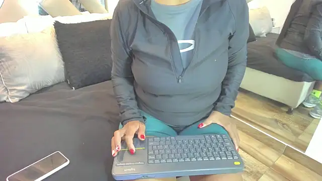 raquell moore online show from 01-13-26, 05:28