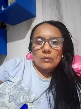 raquell moore online show from 10-26-25, 02:56