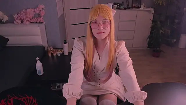 foxy jpg online show from 04-12-26, 09:07