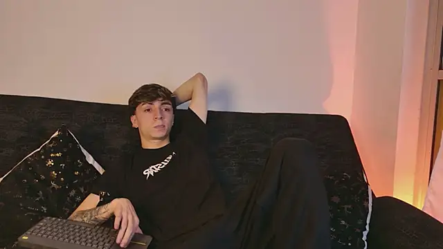 Snapshot of ethan_and_ava chatting on 02-05-26, 02:29 ethan and ava online show from 02-05-26, 02:29