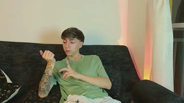 Snapshot of ethan_and_ava chatting on 02-12-26, 02:33 ethan and ava online show from 02-12-26, 02:33