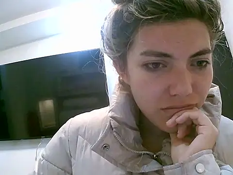 VittoriaTaylor online show from 04-17-26, 04:54