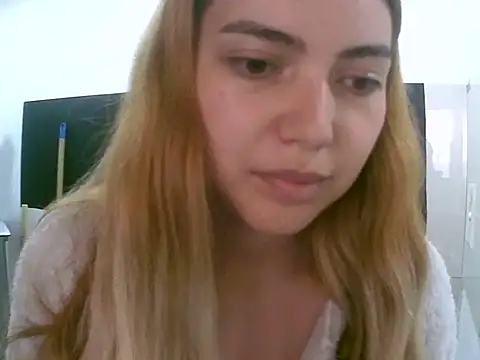 VittoriaTaylor online show from 11-24-25, 09:37