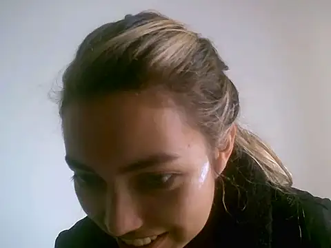 VittoriaTaylor online show from 04-04-26, 08:48