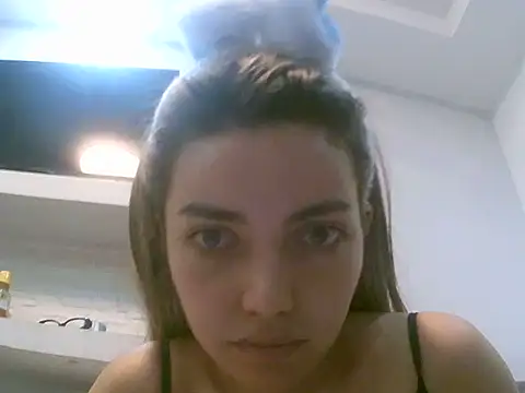VittoriaTaylor online show from 04-03-26, 01:01