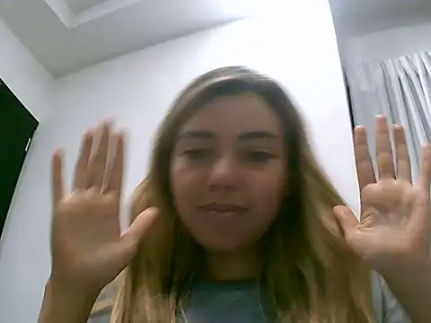 VittoriaTaylor online show from 05-22-26, 01:14
