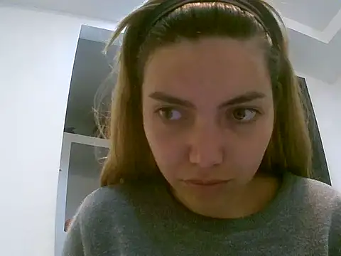 VittoriaTaylor online show from 02-19-26, 04:04