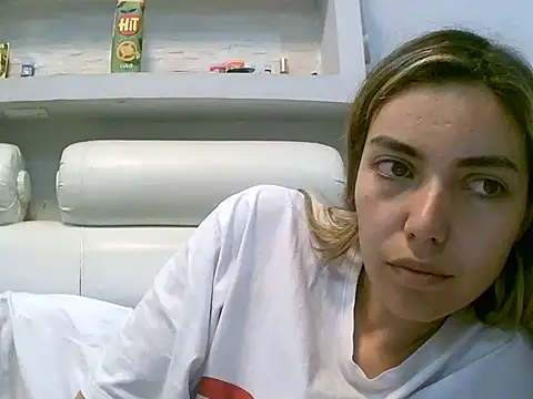 VittoriaTaylor online show from 05-07-26, 10:57