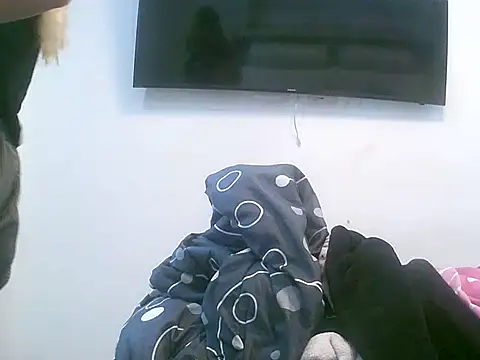 VittoriaTaylor online show from 02-04-26, 06:36