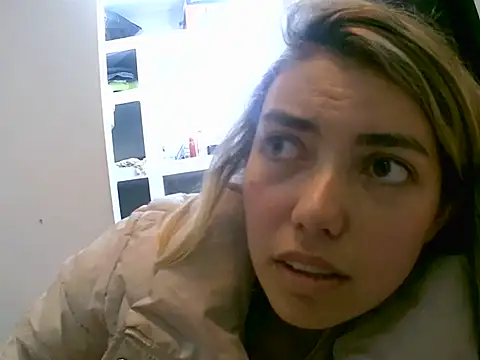VittoriaTaylor online show from 04-20-26, 04:08
