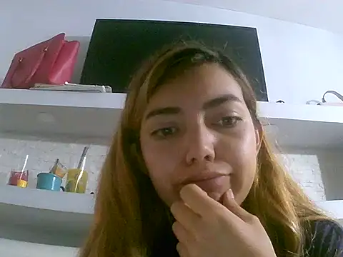 VittoriaTaylor online show from 03-20-26, 05:58