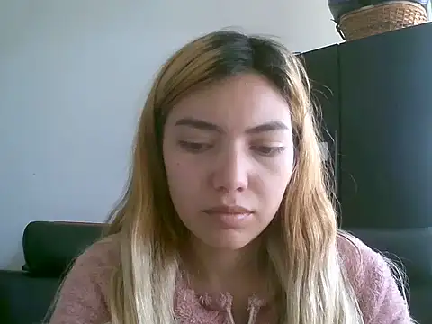 VittoriaTaylor online show from 10-25-25, 03:34