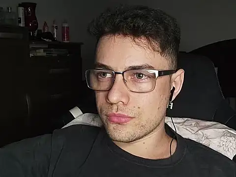 Dyllan   online show from 10-25-25, 02:11