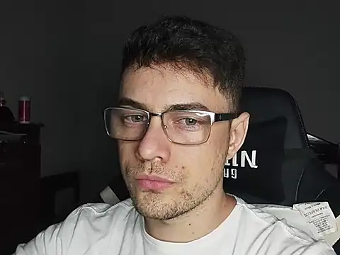 Dyllan   online show from 10-29-25, 01:48