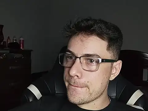 Dyllan   online show from 10-27-25, 01:39