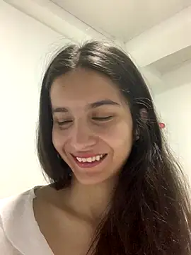 Bella still online show from 11-06-25, 01:15