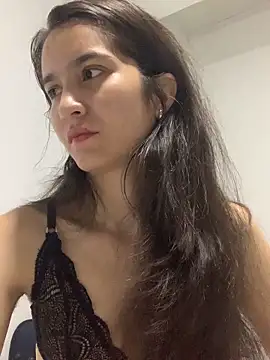 Snapshot of Bella_still chatting on 10-20-25, 01:22 Bella still online show from 10-20-25, 01:22