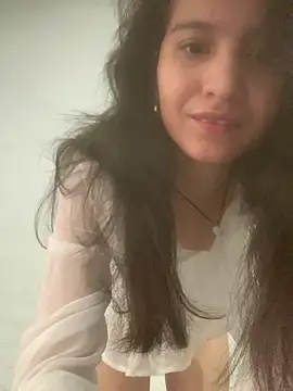Snapshot of Bella_still chatting on 03-12-25, 11:54 Bella still online show from 03-12-25, 11:54