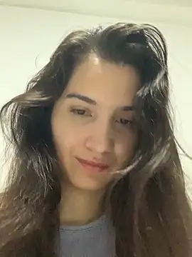 Bella still online show from 11-02-25, 01:16