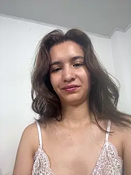 Snapshot of Bella_still chatting on 06-25-26, 01:49 Bella still online show from 06-25-26, 01:49