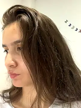 Bella still online show from 12-20-25, 12:13