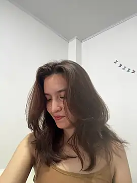 Snapshot of Bella_still chatting on 07-17-26, 01:41 Bella still online show from 07-17-26, 01:41