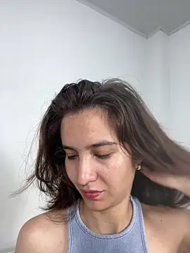 Snapshot of Bella_still chatting on 07-05-26, 02:35 Bella still online show from 07-05-26, 02:35