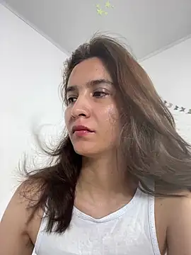 Snapshot of Bella_still chatting on 07-03-26, 01:39 Bella still online show from 07-03-26, 01:39