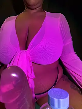 Snapshot of xoxoHotCoCo chatting on 01-21-25, 04:10 xoxoHotCoCo online show from 01-21-25, 04:10