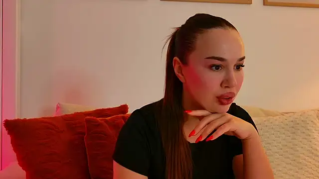 Snapshot of GoddessRoxana chatting on 01-13-26, 11:47 GoddessRoxana online show from 01-13-26, 11:47